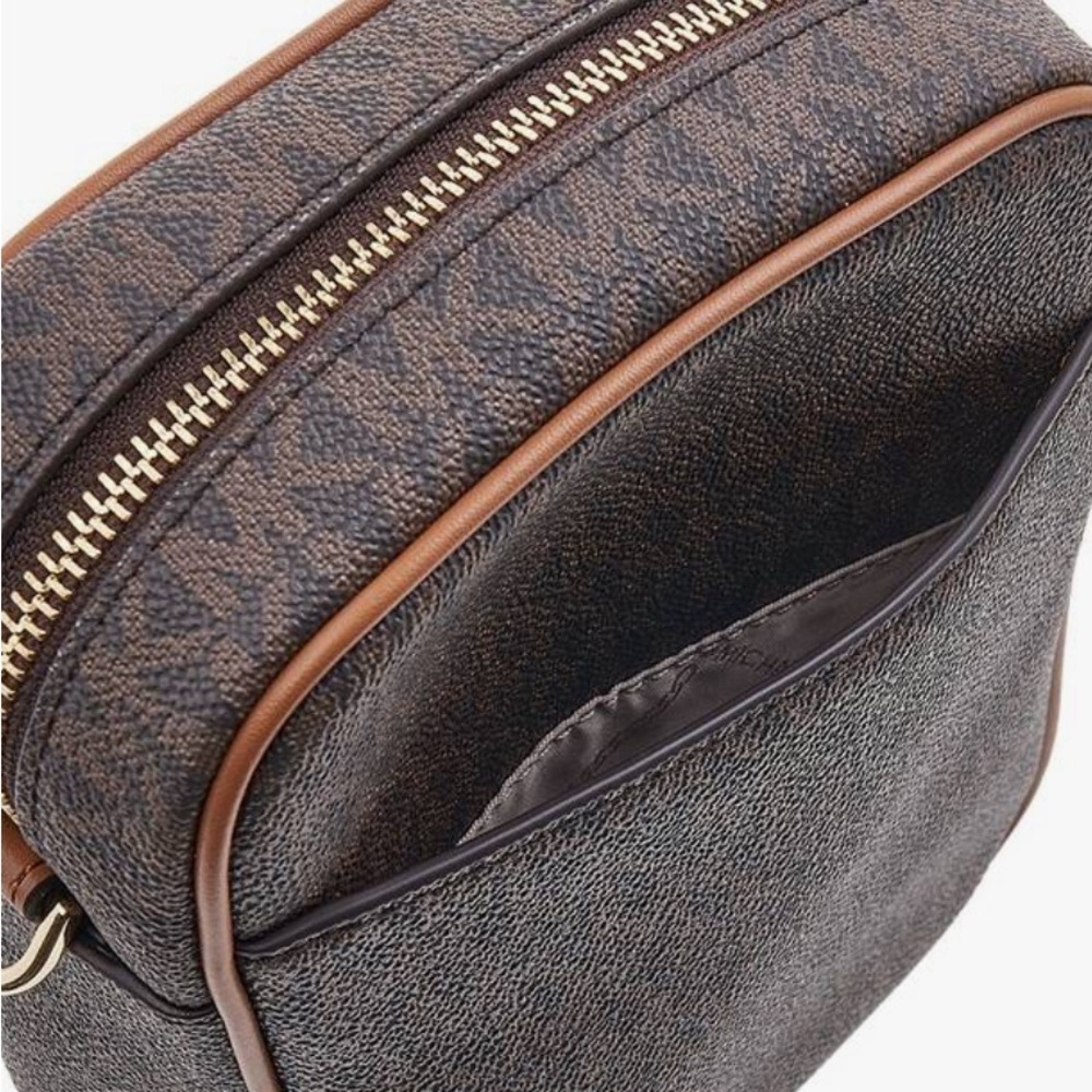 Michael Kors Crossbody Bag ~ Camera Bag ~ Elliot Brown Small Logo Cross Bag NWT - Picture 11 of 13